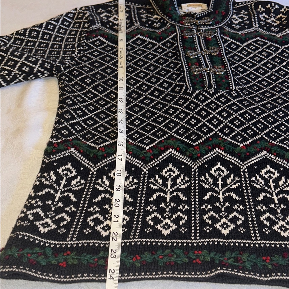 Talbots VTG Nordic Cotton Sweater with Metal Hook Closure - Picture 6 of 8